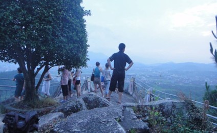 人生就像一场旅行,在乎的不是目的地,而是沿_