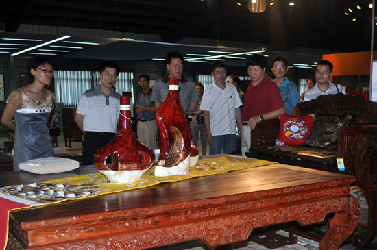 莆田学院党委书记郑才木亲临连天红洽谈合作_