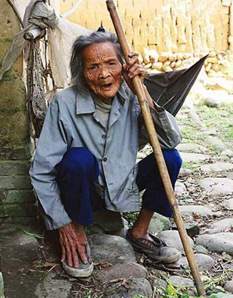 一个老人穷死的全过程_大杂烩