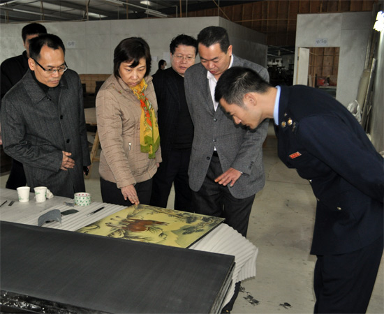 福建省地方税务局副局长林琼慕名参观连天红_