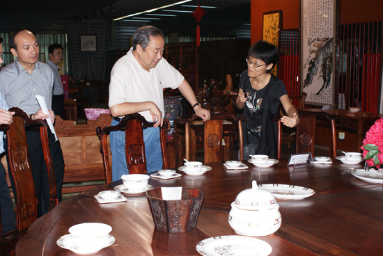 国家图书馆馆长周和平来连天红参观考察_企业