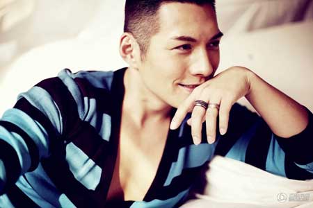 严宽华丽穿越_时下红人榜_连天红(福建)家具有