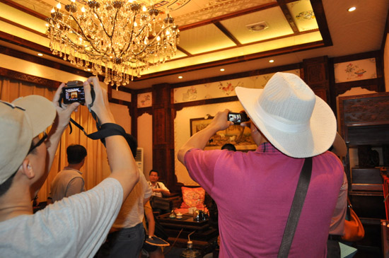 东兴市领导干部高级研修班学员到连天红参观调